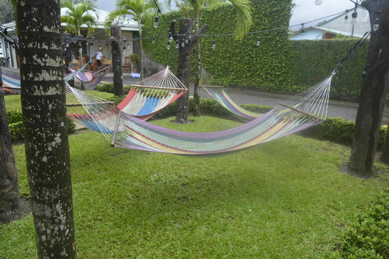 La Fortuna Backpackers Resort Exterior photo