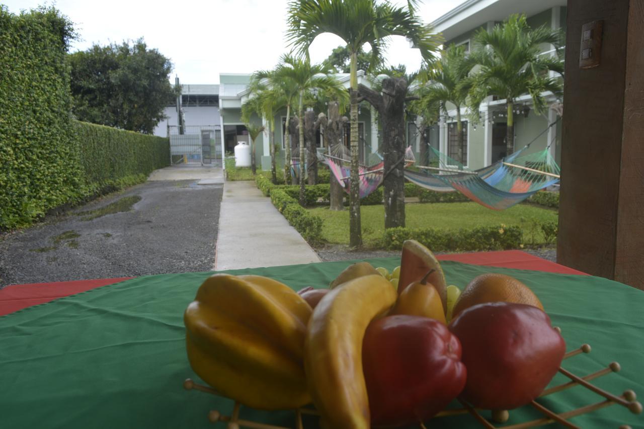 La Fortuna Backpackers Resort Exterior photo